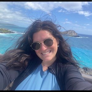 Meet your Posher, Caitlin